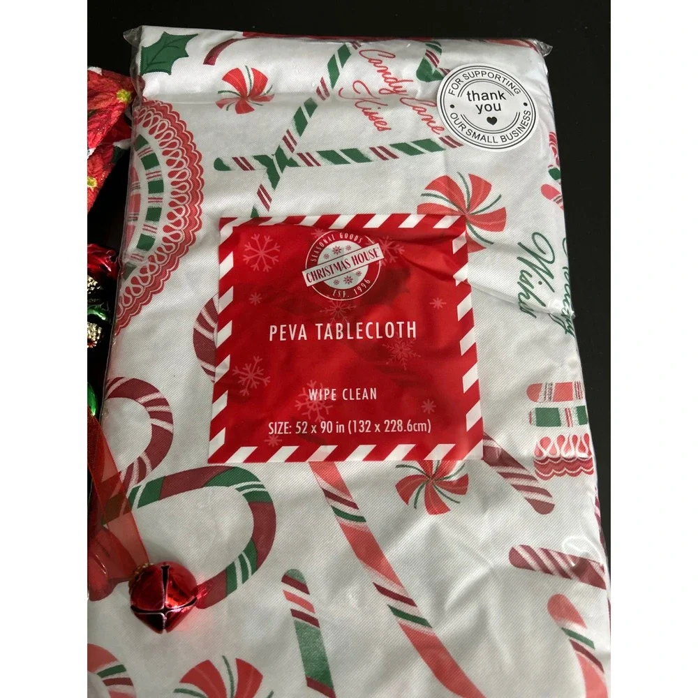 Bulk Lot Christmas Kitchen Decor Tablecloth Towel Oven Mitt Christmas House Set